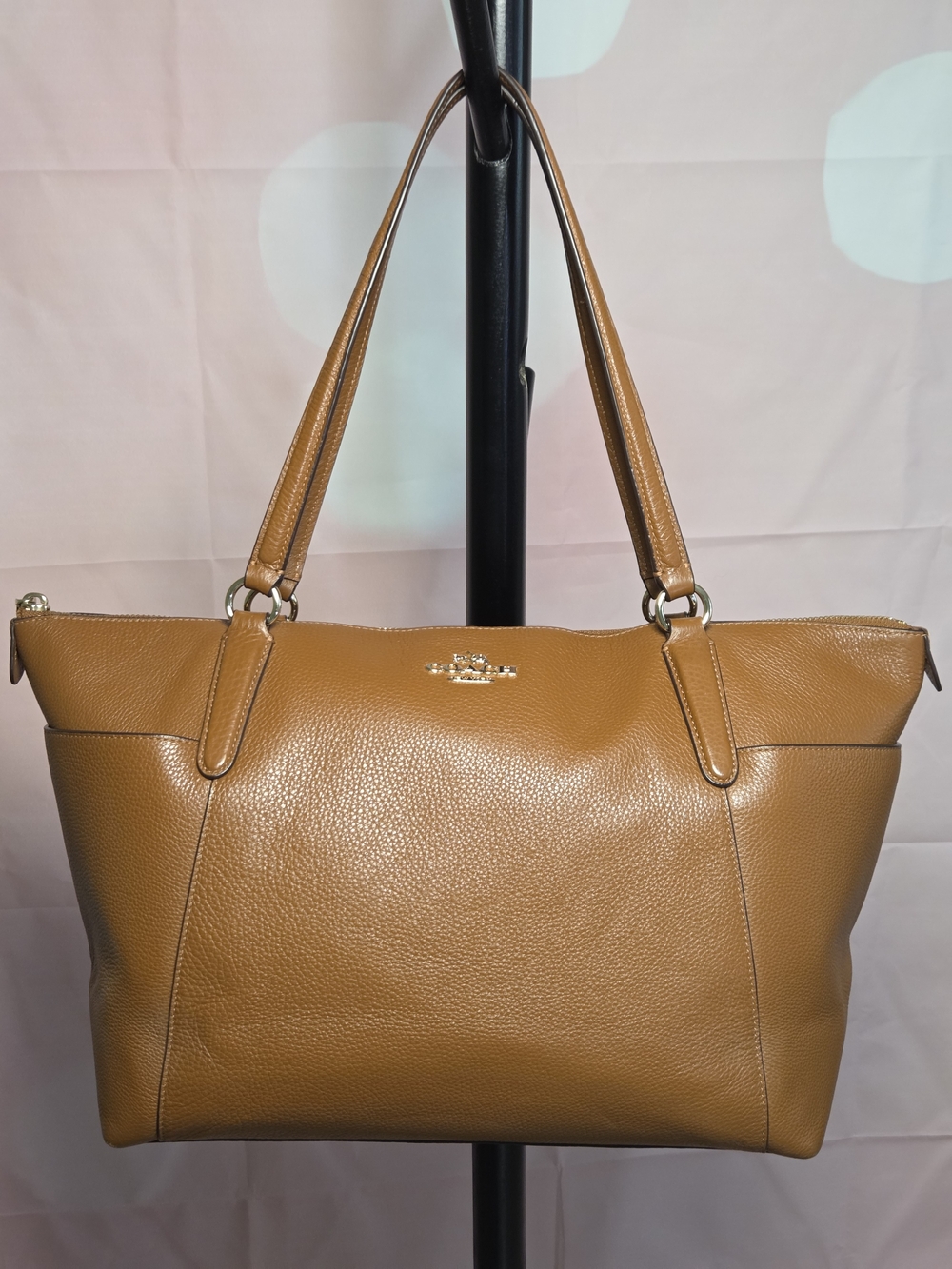 COACH Rusty Tan Leather Shoulder Tote - With Side Pockets